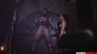 2019-01-04-pornworld-35451-masked-man-submission_720