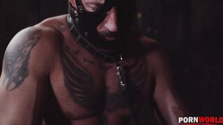 2019-01-04-pornworld-35451-masked-man-submission_720