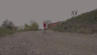 video-lifting-her-red-dress_1080P
