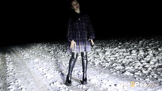video-standing-in-snow_1080P