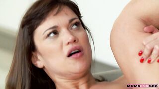 momsteachsex_date_with_my_step_mom_960