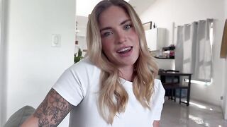 OnlyFans - Zoeneli - Your stepsister's best friend gets horny while waiting rq