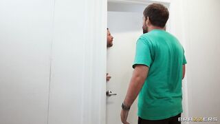 cheating-wife-breaks-door-for-dick_720