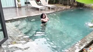 OnlyFans - Sweetie Fox - Lonely Housewife Couldn't Resist the Temptation of Being Fucked by Sports Swimming Pool rq