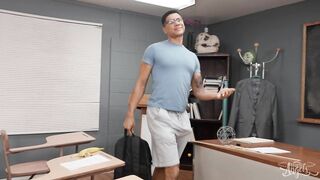 putting-her-ass-in-class-part-1_720