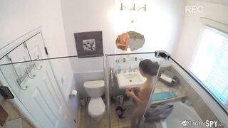 dad-discovers-nanny-s-hidden-bush_720