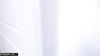 steamy-property-viewing_720