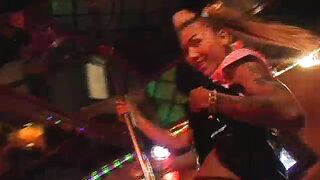 stripper-ipod-001