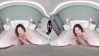 TmwVRnet_Lola_Bredly_BG_1920x960
