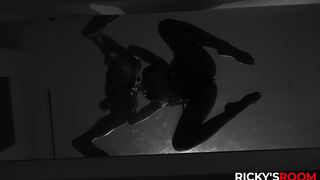 2022-11-10-rickysroom-legendary-creampie_hq