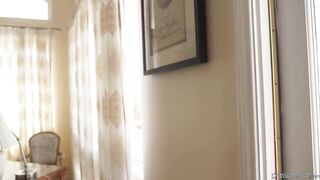 naughty-sitter_720