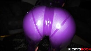 2025-06-26-rickysroom-the-plum-latex-anal-affair_hq