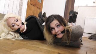 borderlandbound-7205-roxi-lucy-in