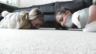 borderlandbound-3182-danni-sarah-in