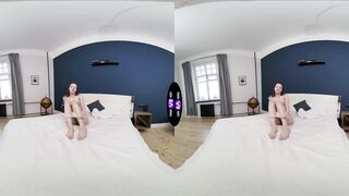 TmwVRnet_Dakota_Doll_Solo_1920x960