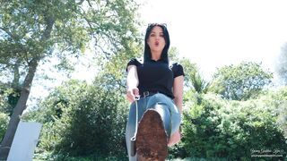 2022-11-09-young-goddess-kim-26816267-24-7-doormat-full-hd