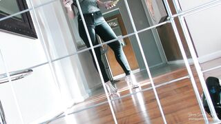 2019-05-07-young-goddess-kim-21428151-caged-foot-bitch