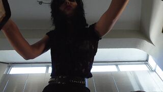 2017-01-22-young-goddess-kim-17100904-shoe-cleaner-gimp-mp4-720p
