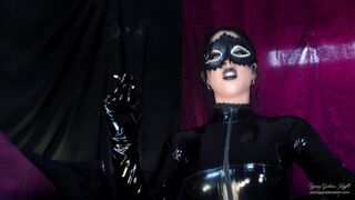 2018-08-16-young-goddess-kim-20118893-the-serpents-kiss-ii-dominion