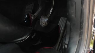 2019-01-31-young-goddess-kim-20970681-car-boot-slave
