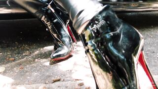 2019-01-31-young-goddess-kim-20970681-car-boot-slave