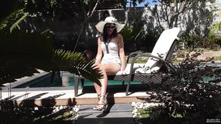 2017-01-28-young-goddess-kim-17130262-goddess-kim-pool-service-mp4-720p