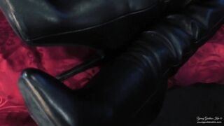 2018-03-11-young-goddess-kim-19288347-leather-jerk-off-bitch