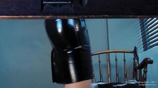 2018-09-27-young-goddess-kim-20337103-office-desk-ashtray