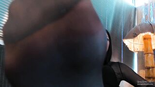 2018-05-15-young-goddess-kim-19644227-pantyhose-reward