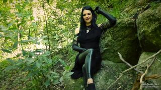 2017-10-15-young-goddess-kim-18488571-return-of-the-woodlands-witch-mp4-720p