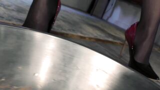 2017-08-13-young-goddess-kim-18172340-useless-little-maggot-mp4-720p