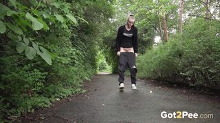 video-slim-pissing_1080P