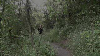 video-weeing-in-the-woods_1080P
