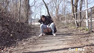 video-squatting-in-denims_1080P