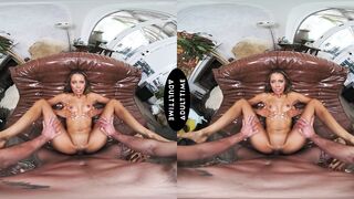 2025-05-29-adulttime-258903-up-close-vr-with-kylie-le-beau_960