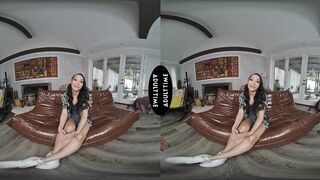 2025-06-26-adulttime-258902-up-close-vr-with-sarah-lace_960