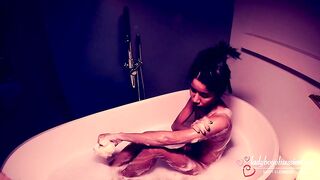 157Kwanhairupfemboybathtubblowjob-ipod-001