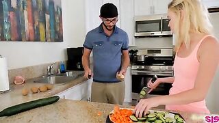 2017-10-06-brattysis-49372-my-bratty-step-sister-s2e10_960