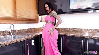 Heavily-Inked-Beauty-Returns_720p