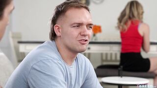 2023-09-07-ML-175394-stepmom-measures-our-dicks-s3e2_960
