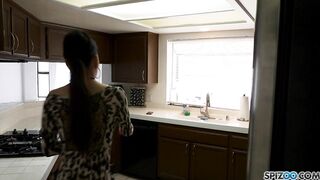 2018-08-09-2343-renting-at-air-b-b-bang-4k_720