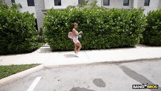 2025-07-30-11241591-stretching-my-pussy-before-yoga_720
