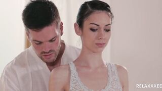 2016-04-27-10042781-sweet-russian-babe-arwen-gold-gets-her-pussy-massaged-with-a-hard-dick_720
