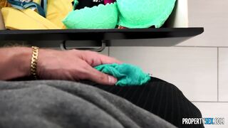 2016-08-26-4354426-panty-sniffer_720