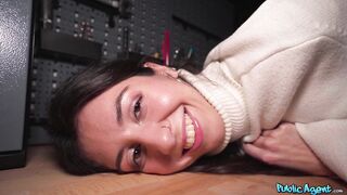 2024-01-30-9792151-petite-house-cleaner-loves-to-suck_720
