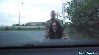 2023-10-04-9434851-australian-reality-star-hayley-vernon-public-sex-video_720
