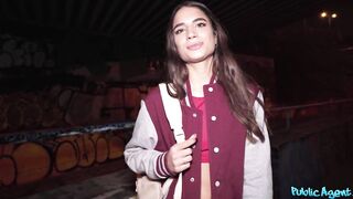 2023-02-15-8490691-this-french-girl-is-crazy_720