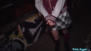 2023-02-15-8490691-this-french-girl-is-crazy_720