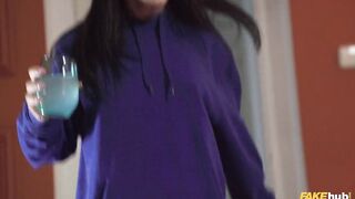 2022-10-28-8248671-housemates-halloween-prank_720