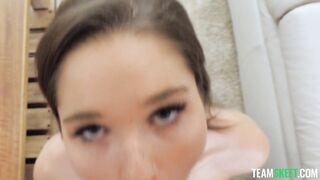 2022-05-16-19334-zoey_bloom_720